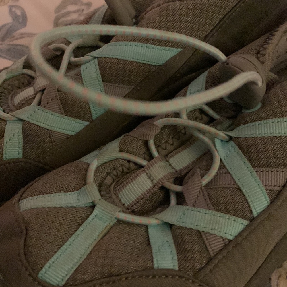 Merrell. Kids shoes. Size 2. - Picture 3 of 4